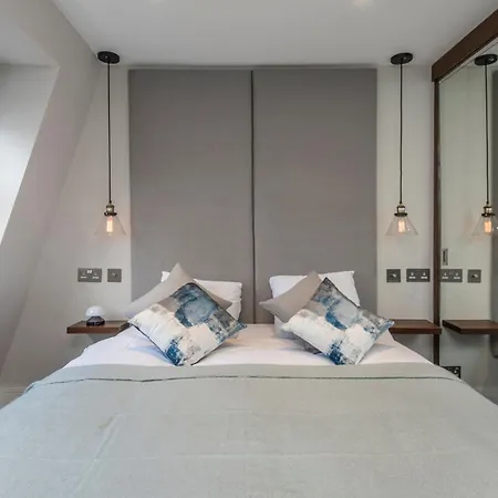 Apartment Luxury Georgian House In Marylebone: Modern 1-bed Retreat