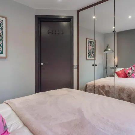 Apartment Luxury Georgian House In Marylebone: Modern 1-bed Retreat London