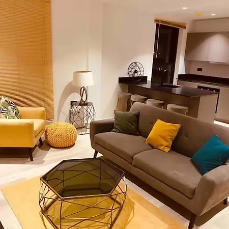 Apartamento Spacious 3 Bed With Terrace Londres