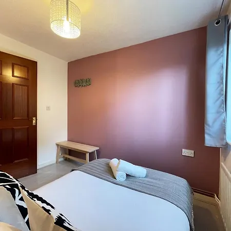 Rebecca Place At Whitechapel - 2 Double Beds, 1 Sofa Bed, Max 5 People Apartment *
