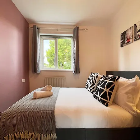 Apartment Rebecca Place At Whitechapel - 2 Double Beds, 1 Sofa Bed, Max 5 People