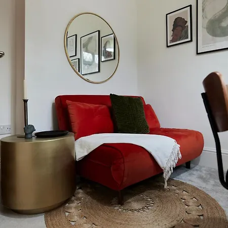 The Redbridge Sanctuary - Spacious 3bdr House With Garden Apartment *