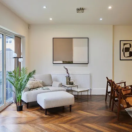 The Redbridge Sanctuary - Spacious 3bdr House With Garden *