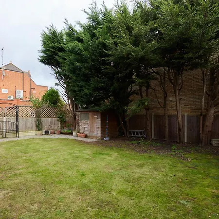 The Redbridge Sanctuary - Spacious 3bdr House With Garden *