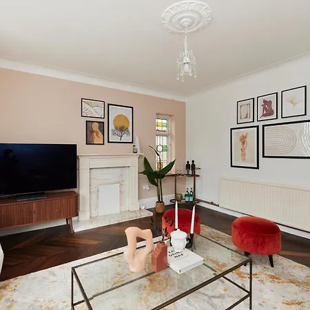 Apartment The Redbridge Sanctuary - Spacious 3bdr House With Garden London