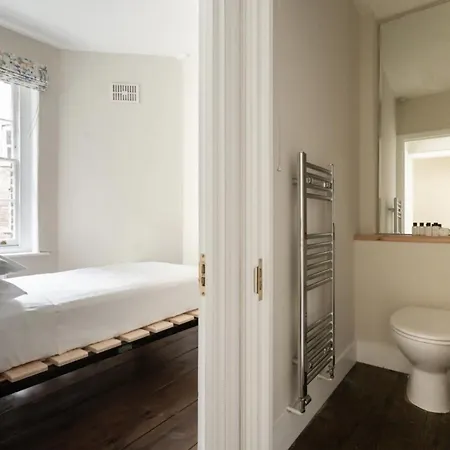 The Hearts Of Old 3 Bedroom In The West End * London