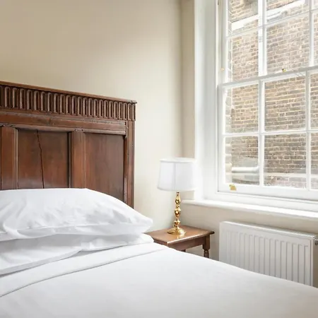 The Hearts Of Old 3 Bedroom In The West End *