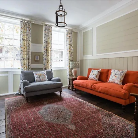 The Hearts Of Old 3 Bedroom In The West End *