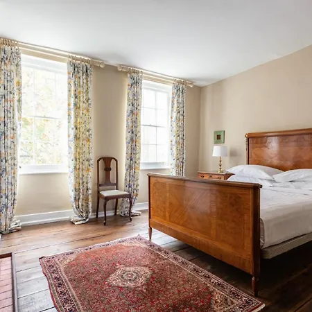 The Hearts Of Old 3 Bedroom In The West End