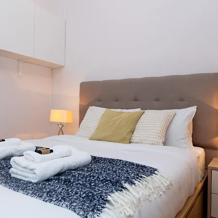 Bright & Charming 2br Flat Wbalcony In Maida Vale *