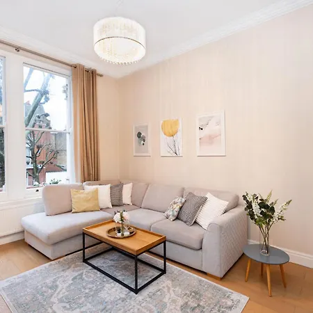 Bright & Charming 2br Flat Wbalcony In Maida Vale *