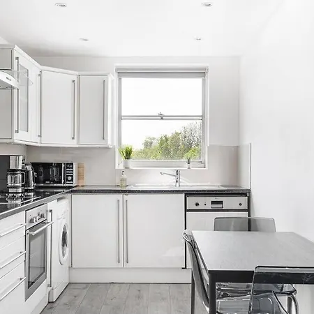 Apartment Superb Penthouse With 2 Bathrooms And Roof Terrace
