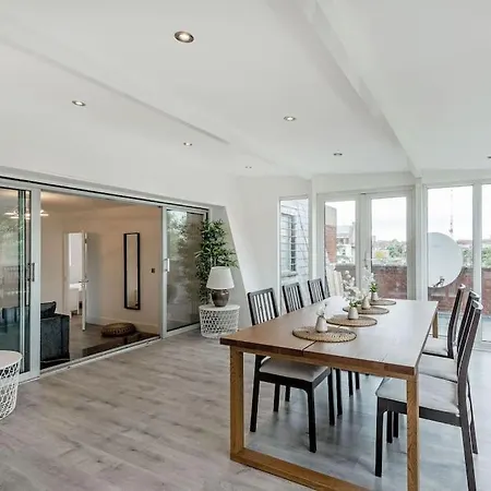 Superb Penthouse With 2 Bathrooms And Roof Terrace Apartment *