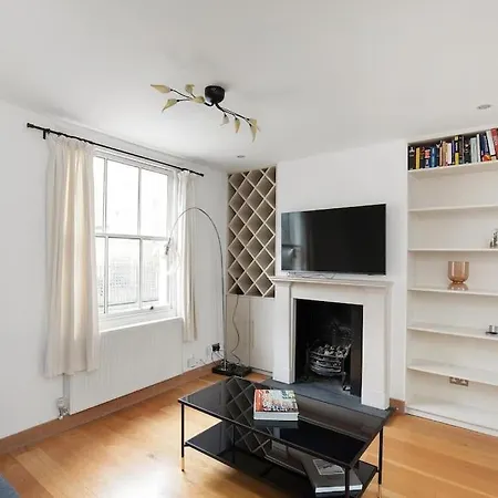 Exceptional Mews House In Chelsea ロンドン