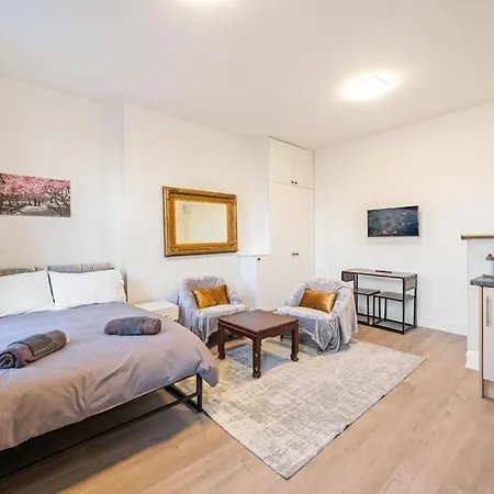 Cosy Urban Retreat Nr