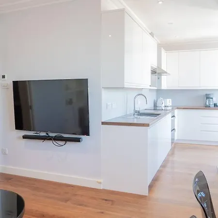 Stunning Views Modern Decor Flat In Kensington *