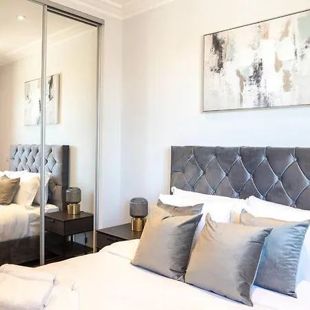 Apartment Stunning Views Modern Decor Flat In Kensington