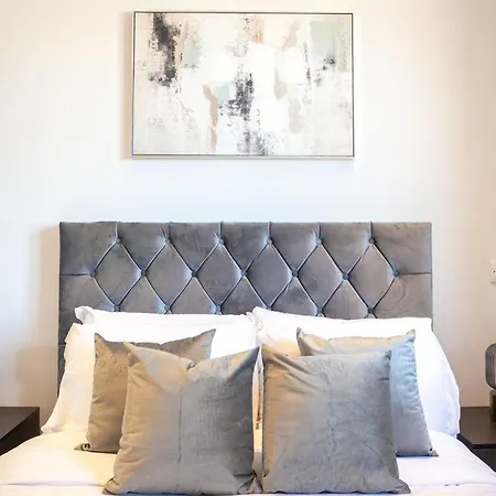 Stunning Views Modern Decor Flat In Kensington *