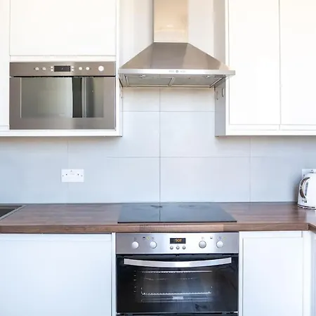 Stunning Views Modern Decor Flat In Kensington Apartment *
