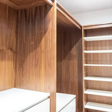 Stunning Views Modern Decor Flat In Kensington London