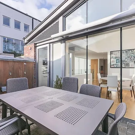 Stylish House With Superb Space Apartment