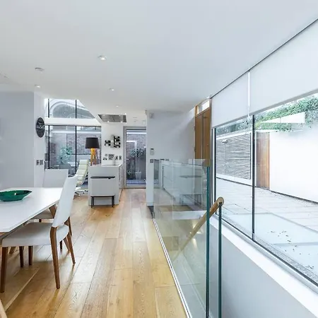 Apartment Stylish House With Superb Space *