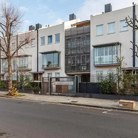 Apartment Stylish House With Superb Space