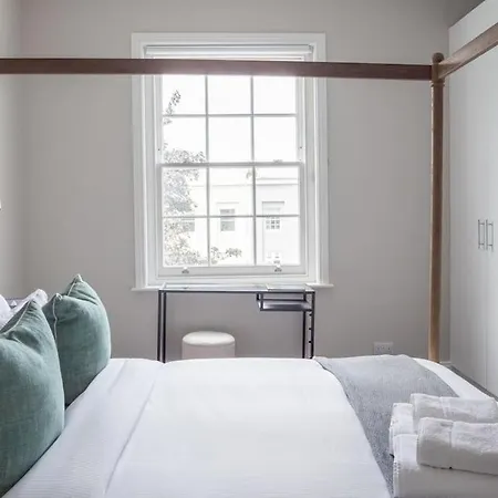 Spectacular Flat Located In Prime Notting Hill * London