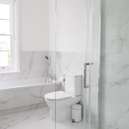 Spectacular Flat Located In Prime Notting Hill