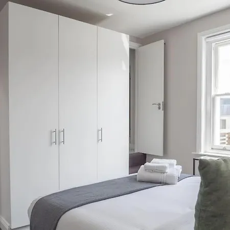 Spectacular Flat Located In Prime Notting Hill * London
