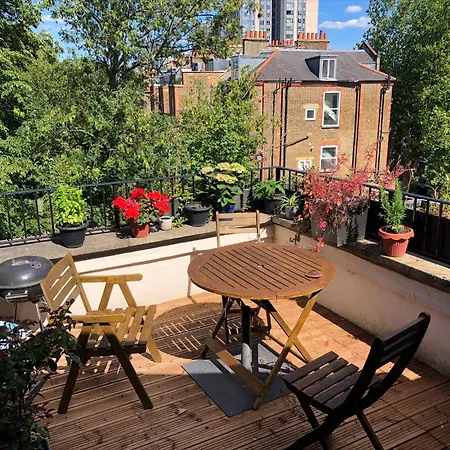 Metropolitan Tranquility: Chic Flat Regent's Park London