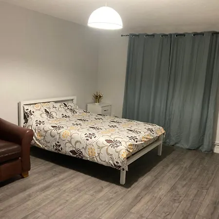 Homestay Kingdom - 12 Hamilton *