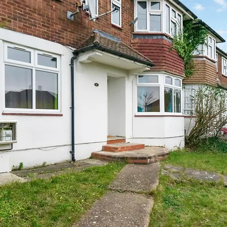 Uksas Two Bed House Free Parking *