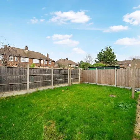 Uksas Two Bed House Free Parking * Redbridge
