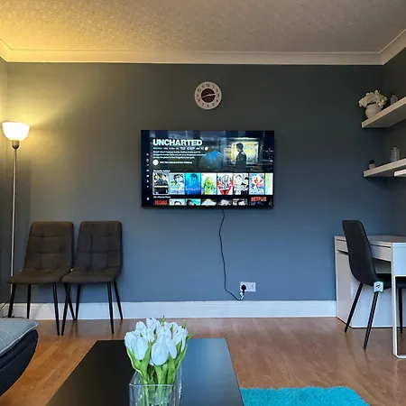 Uksas Two Bed House Free Parking * Redbridge