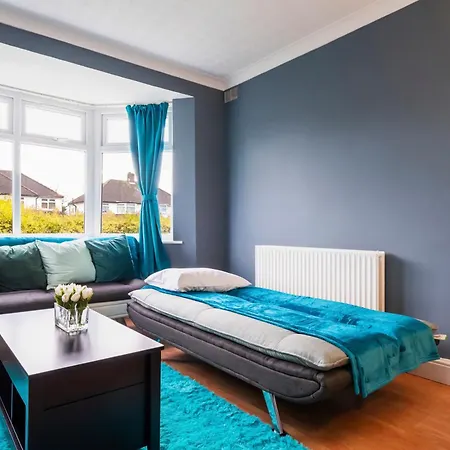 Uksas Two Bed House Free Parking * Redbridge