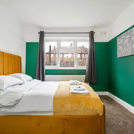 Apartment Uksas Two Bed House Free Parking
