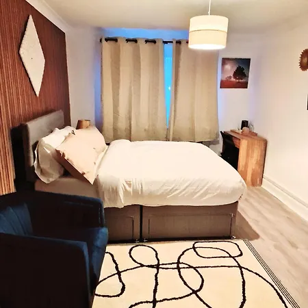 Flat 16 Homedale House * Sutton (Greater London)