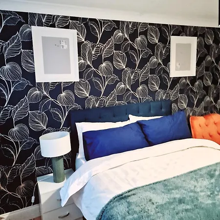 Flat 16 Homedale House
