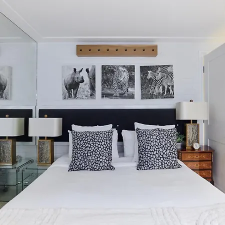 The St. Lukes Garden Place - Spacious 4bdr House With Garden And Terrace Appartamento