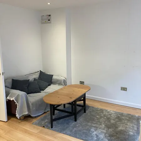 Two Double Bedroom Flat In Soho *