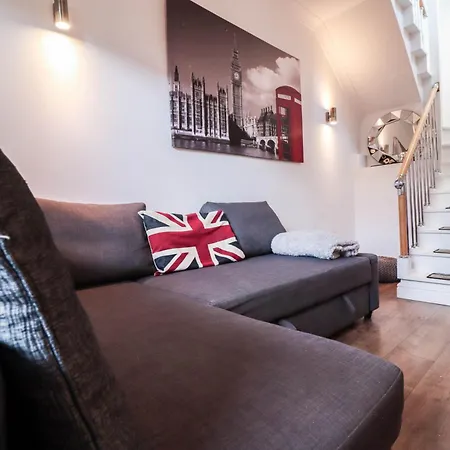 Stunning Split Level Appartement