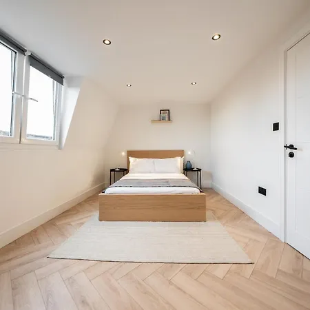 The Battersea Place - Charming 4bdr Flat *