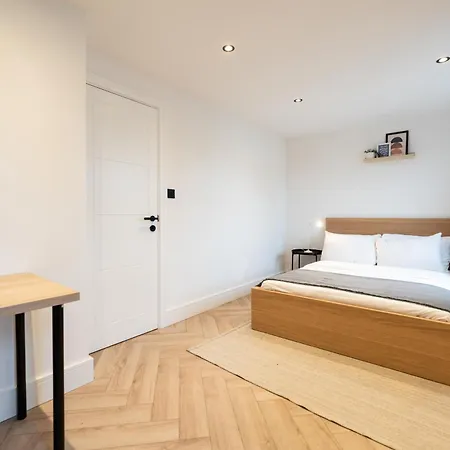 The Battersea Place - Charming 4bdr Flat Apartmán *