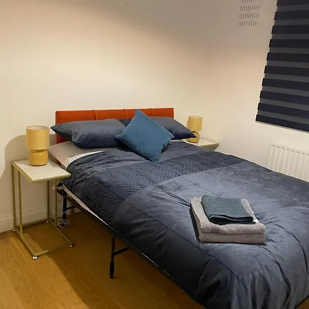 Superb 2 Bedrooms Broadway Next To Tube & Buses Ealing