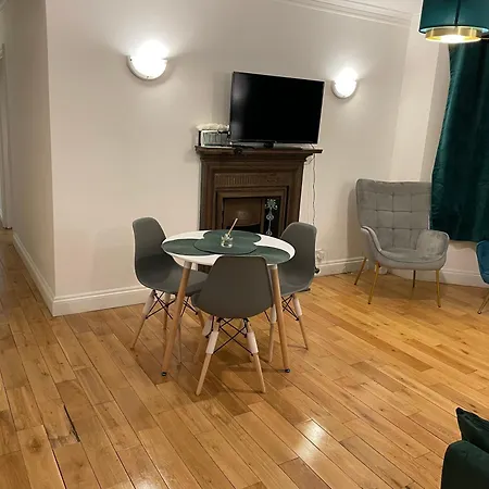 Apartment Superb 2 Bedrooms Broadway Next To Tube & Buses