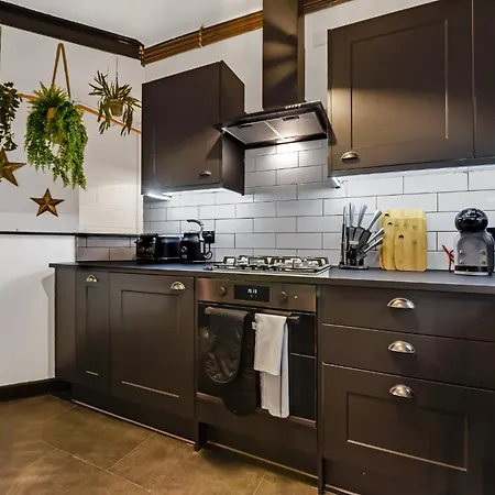 Trendy, Arty, 3br In Heart Of Hipster Hackney! * London