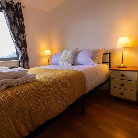 Beautiful And Spacious 2-bed In *
