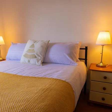 Beautiful And Spacious 2-bed In * London