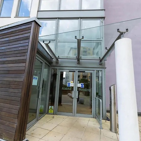 Beautiful And Spacious 2-bed In * London